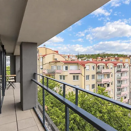 Zilinska With Balcony & Views Apartmán Bratislava